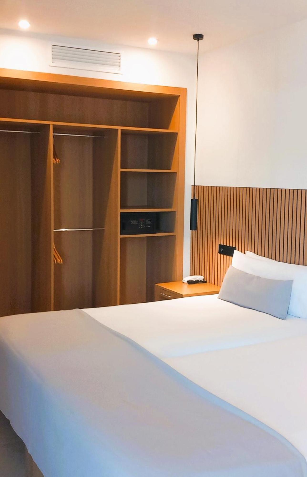 Hotel Bahia Pollensa ポルト・ダ・ポリェンサ エクステリア 写真